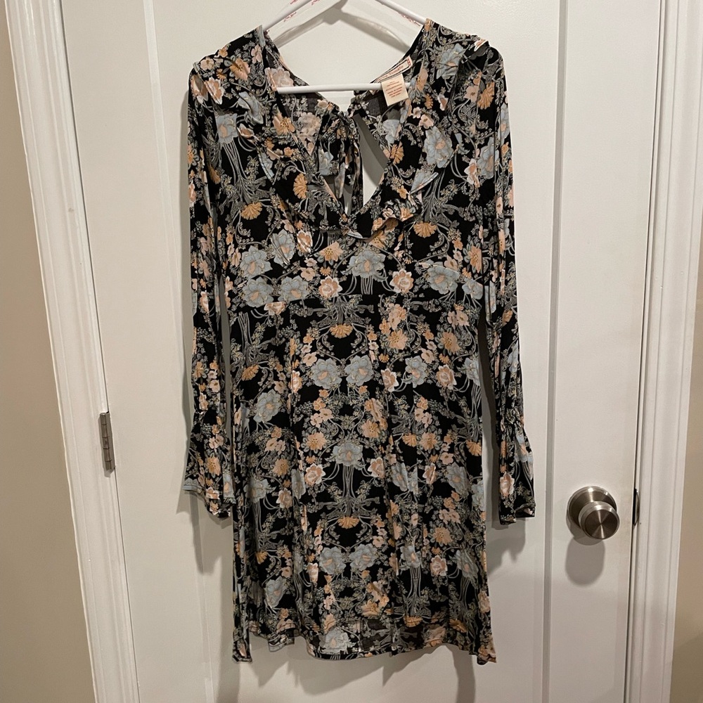 Flying Tomato floral print long sleeves ruffle v-neck open back mini dre…